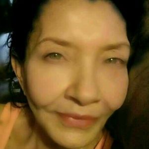 Meet your Posher, Bevie